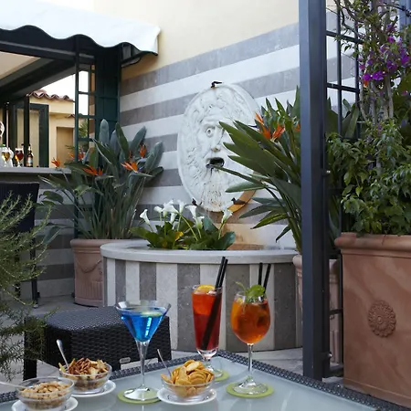 Ξενοδοχείο Victoria 4*