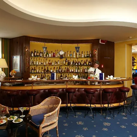 Victoria 4*