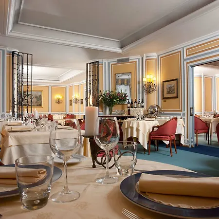 Victoria Hotell 4*